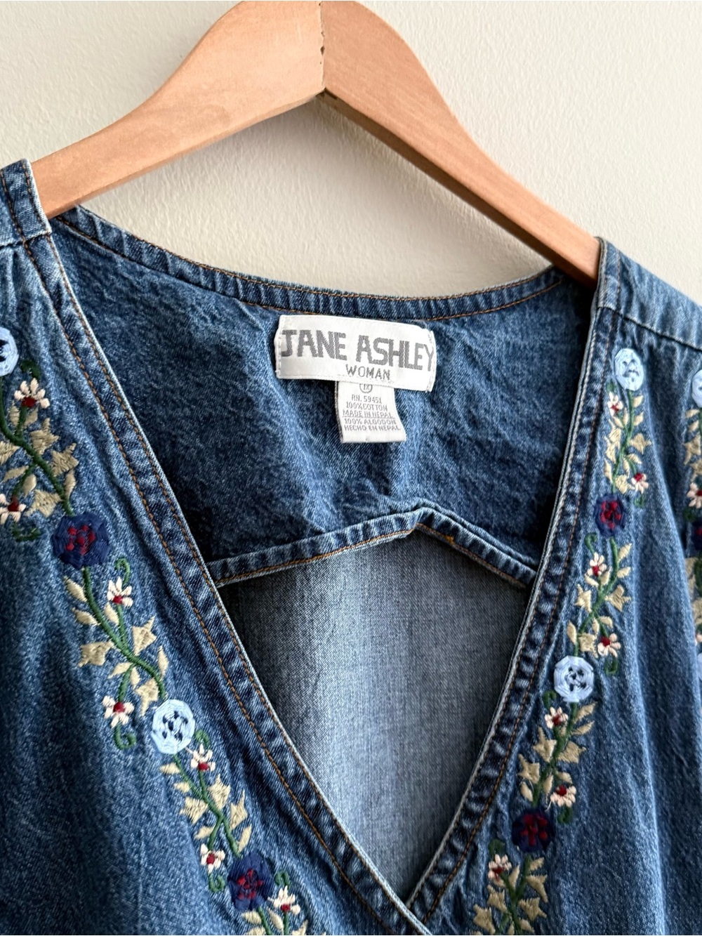 Vintage Blue Denim Midi Dress with Floral Embroidery - Picture 4 of 8